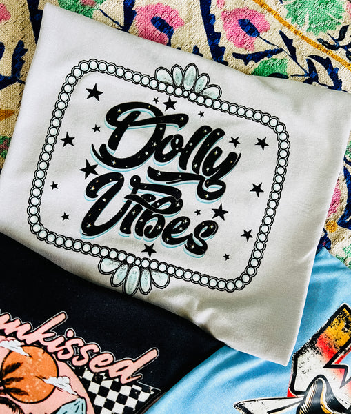 Dolly vibes stone tee