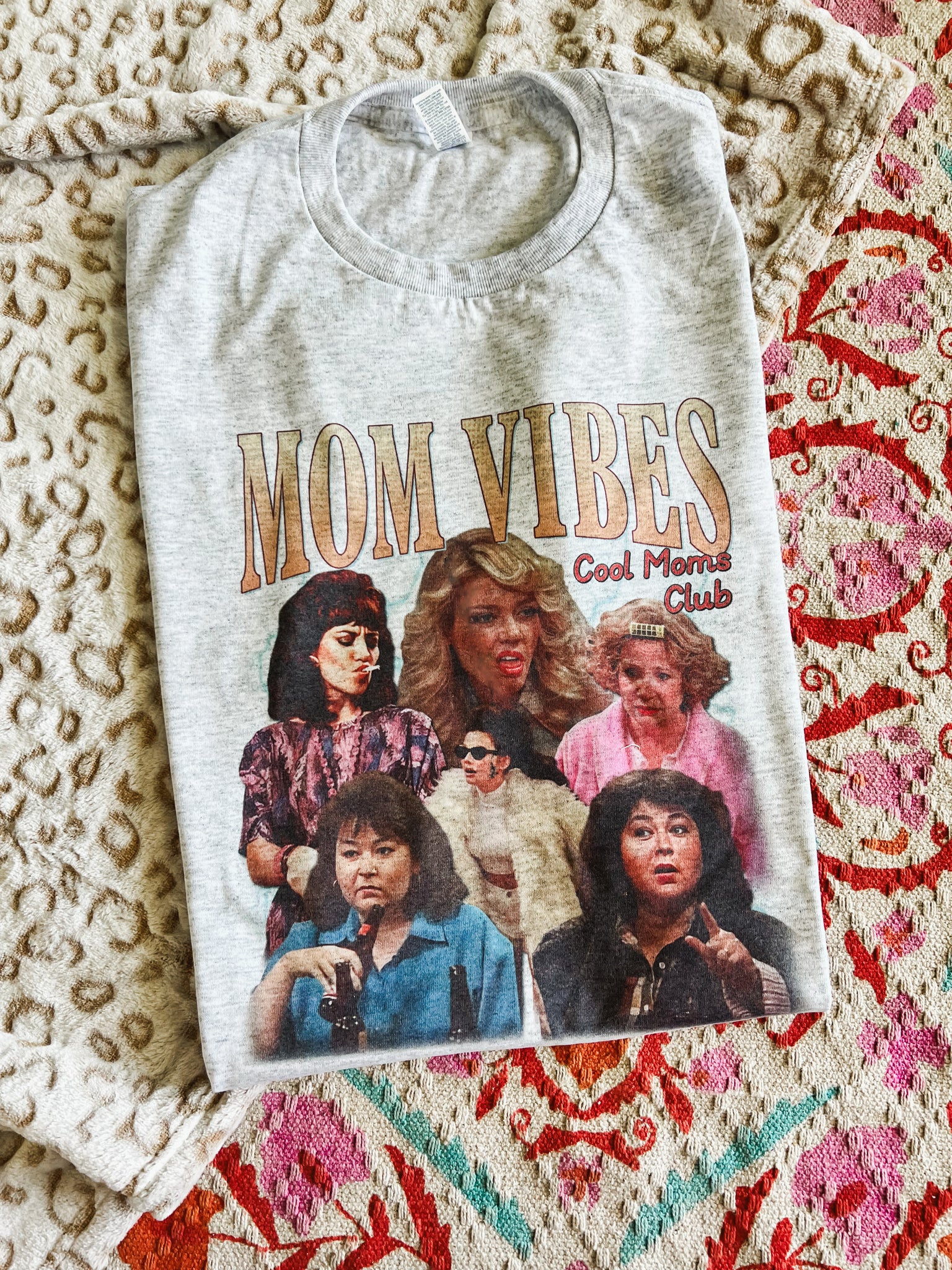 Mom vibes (tv moms) clubs tee