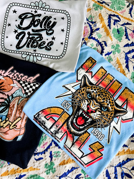 Wild girls retro 90s tee
