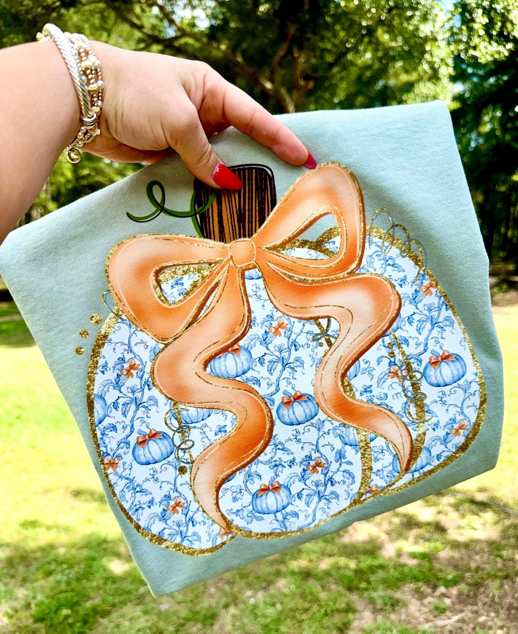 Sage tee, blue pumpkins inside pumpkin design