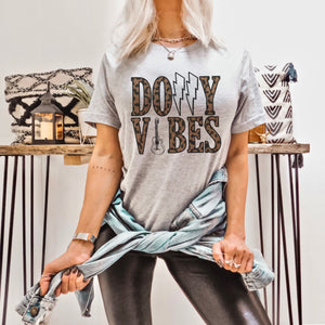 Dolly Vibes tee