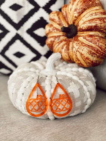 The cute cutout pumpkin teardrop earrings