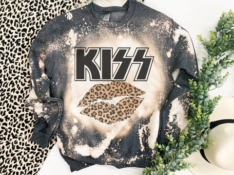 Leopard kiss on sweater