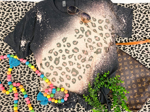 Across in leopard tee