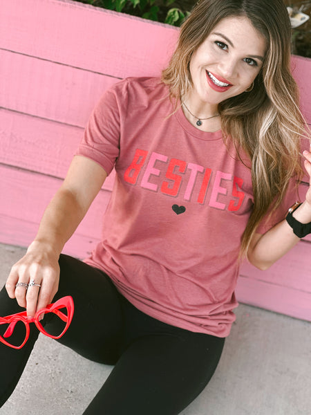 Besties tee