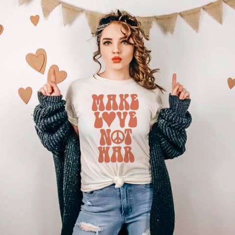 Make love not war tee